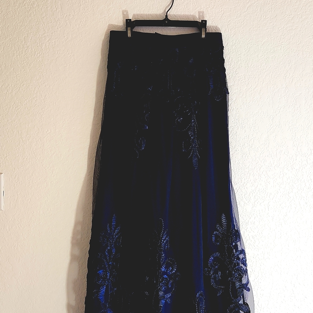 Beautiful Badgley Mischka Womens Lined Full Length Navy Skirt Size 2